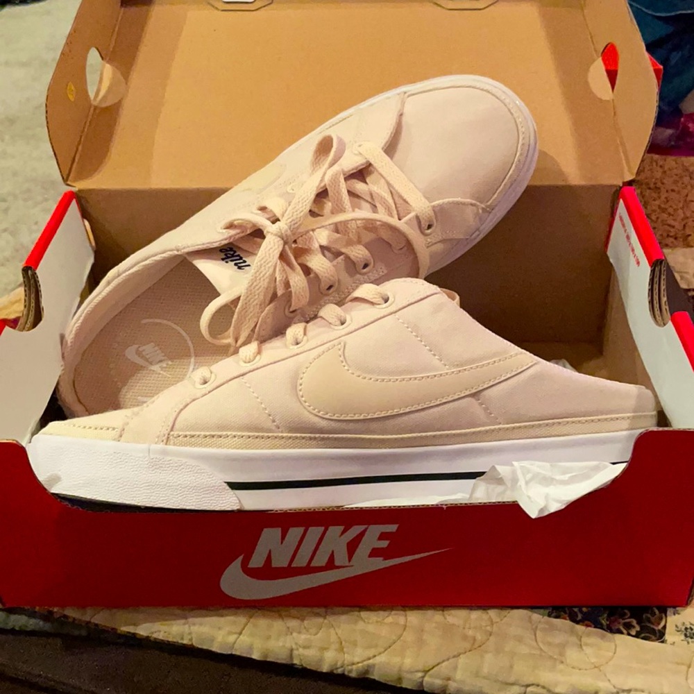 Nike Court Legacy Mule 8.5 Like New-Pearl White Color